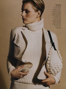 Thompson_US_Vogue_August_1999_01.thumb.jpg.66330bac6c68c9c543cf63d63dcad0f9.jpg