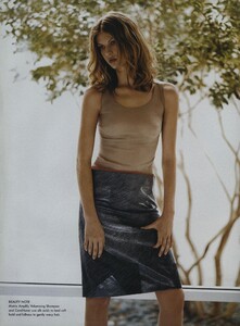 Thompson_US_Vogue_March_1999_03.thumb.jpg.dd153fd5df5a5aebd206823d454e6370.jpg
