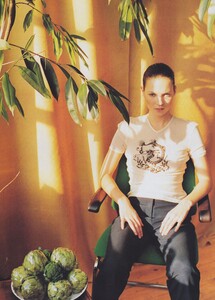 Tillmans_US_Vogue_February_1997_06.thumb.jpg.c89c2ad3ca636f8e35873ed77762046c.jpg