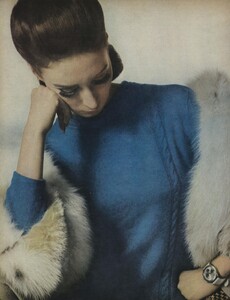 Town_Clothes_US_Vogue_October_15th_1965_01.thumb.jpg.58a16be52efe254926c2539e20ba888c.jpg