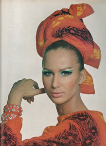 View_Penn_US_Vogue_July_1965_02.thumb.jpg.628a1171ab02ee42518e54a6d7eb54f8.jpg