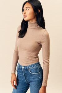 W_RibbedTurtleneck_Portobello_SideView_2000x.jpg