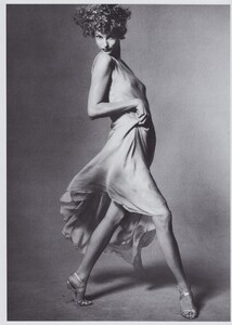 White_Meisel_US_Vogue_February_1994_02.thumb.jpg.1e1604681452ff84d49a74736f01b795.jpg