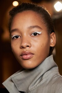 backstage-defile-salvatore-ferragamo-printemps-ete-2021-milan-coulisses-114.thumb.jpg.a853a97587d147bada4717a9059043c3.jpg