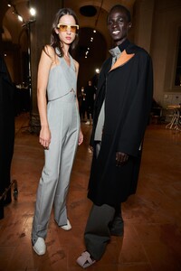 backstage-defile-salvatore-ferragamo-printemps-ete-2021-milan-coulisses-121.thumb.jpg.b83bfd1670ebe0931e3848d0a0bcb655.jpg
