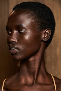 backstage-defile-salvatore-ferragamo-printemps-ete-2021-milan-coulisses-129.thumb.jpg.5350ff84628a7436caf535f8722c1d31.jpg