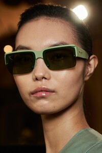 backstage-defile-salvatore-ferragamo-printemps-ete-2021-milan-coulisses-142.thumb.jpg.973aaa109ab843f1deab8cec802d522c.jpg