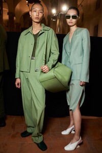 backstage-defile-salvatore-ferragamo-printemps-ete-2021-milan-coulisses-145.thumb.jpg.e315a9c2349aa4a47b2cd5a4fbf7e074.jpg