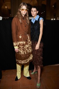 backstage-defile-salvatore-ferragamo-printemps-ete-2021-milan-coulisses-154.thumb.jpg.59fa4ee206f6926cd3f75143e36cec38.jpg
