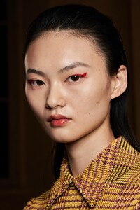 backstage-defile-salvatore-ferragamo-printemps-ete-2021-milan-coulisses-186.thumb.jpg.8c82eee36c6076ffa431a84909f18809.jpg