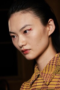 backstage-defile-salvatore-ferragamo-printemps-ete-2021-milan-coulisses-187.thumb.jpg.ee304db548d95dfa1ece804bd8534e72.jpg