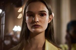 backstage-defile-salvatore-ferragamo-printemps-ete-2021-milan-coulisses-226.thumb.jpg.fb190225a0c1e7cab2b619b8bb50836c.jpg