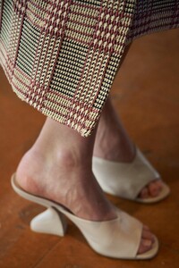 backstage-defile-salvatore-ferragamo-printemps-ete-2021-milan-coulisses-31.thumb.jpg.628c49227e496a11c60cbe2feb99cae8.jpg