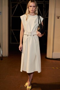 backstage-defile-salvatore-ferragamo-printemps-ete-2021-milan-coulisses-89.thumb.jpg.03d5b701d261d6c6d64d2c4bb259e13e.jpg