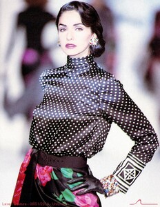 bb_VickyKoulianou_1992_07_BAROCCO_HC_FW92_0202.thumb.jpg.3c7e625c66d82e4b1ad693b7a3e685be.jpg
