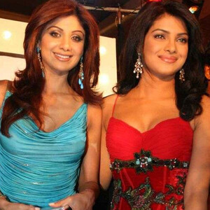 bollywood-priyanka-chopra-makes-shilpa-shetty-cry-2-86909-9339-shilpa-priyanka-1.jpg