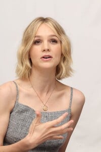 carey-mulligan-at-mudbound-photocall-toronto-international-film-festival-canada-_4.jpg