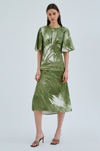 contrasting_dress_282-olive_palm_nh_3154-edit_1.jpg