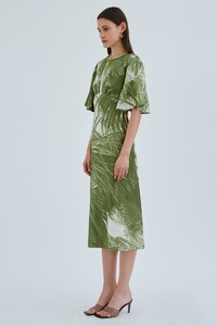 contrasting_dress_282-olive_palm_nh_3156-edit_1.jpg