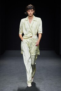 defile-drome-printemps-ete-2021-milan-look-15.thumb.jpg.40a87ad2da0929ccdd240a2cdf02b279.jpg