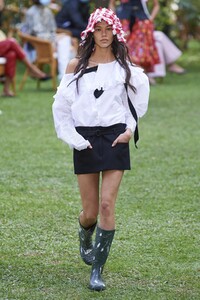defile-philosophy-di-lorenzo-serafini-printemps-ete-2021-milan-look-21.thumb.jpg.34795cc6f1e0a2f312f1142fc636b583.jpg