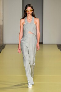 defile-salvatore-ferragamo-printemps-ete-2021-milan-look-31.thumb.jpg.5d69de549d5f619d53fdd41fdcea4c9e.jpg