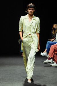 drome-rtw-ss21-gg-015.thumb.jpg.373fd4b40e3299732e082071919cc98e.jpg