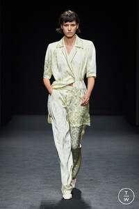 drome-ss21-run-way-15-a13689.thumb.jpg.597263179dbfe1cc1f44976c558c19f5.jpg