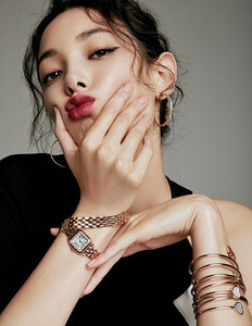 elle_k2.thumb.jpg.fffe401e9b32af063c98f7da6a61172c.jpg
