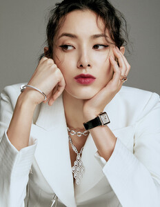 elle_k4.thumb.jpg.f6657b6d9213cf3c8b31350ba8f58526.jpg