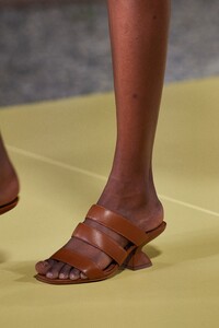 ferragamo00037.thumb.jpg.1e6c92bad3c916315a9648a0416b071b.jpg