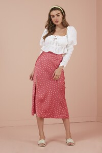 fk_20190606_dolly_top_101-ivory_20190626-1_emilia_skirt_634-pink_butterfly_g_63998.jpg