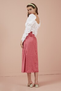 fk_20190606_dolly_top_101-ivory_20190626-1_emilia_skirt_634-pink_butterfly_g_64033.jpg