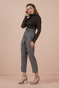 fk_20190609_stella_top_001-black_20190644_picnic_pant_002-black_w_white_sh_64474.jpg