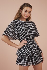 fk_20190639_picnic_playsuit_002-black_w_white_nh_65298.jpg