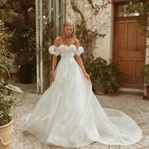 galitrobinik_bridal_120614560_340576367251789_3454199398194038009_n.jpg