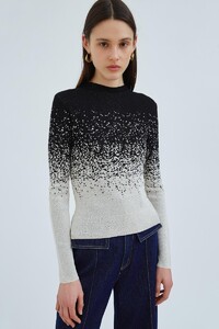 gradient_knit_top_030-black_ombre_sh_0455-edit.jpg