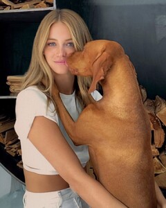 hourglasscosmetics_120807699_391366728919230_238971097128184112_n.jpg