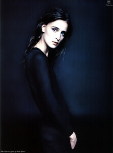 hypesad22_Lacroix_AnnCatherine-Roversi-Cerruti-gthumb-gwdata1200-ghdata1200-gfitdatamax.jpg