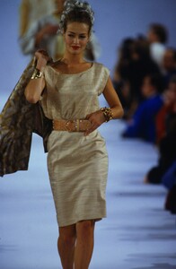 isaac-mizrahi-ss-1992-4.thumb.jpg.a57f9f61055212ee38fce9a3efb69f2c.jpg