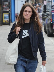 keira-knightley-out-and-about-in-london-09-28-2016_2.jpg
