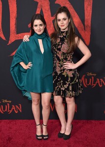 laura-and-vanessa-marano-at-mulan-premiere-in-hollywood-03-09-2020-1.jpg