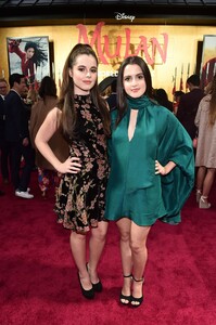 laura-and-vanessa-marano-at-mulan-premiere-in-hollywood-03-09-2020-4.jpg