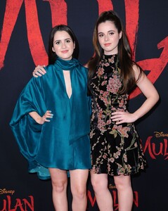 laura-and-vanessa-marano-at-mulan-premiere-in-hollywood-03-09-2020-6.jpg