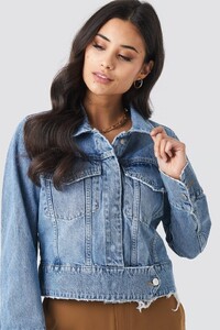 nakd_cropped_big_pocket_denim_jacket_blue_1018-001369-0116_03a.jpg