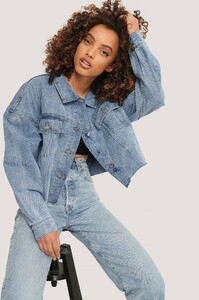 nakd_cropped_oversize_denim_jacket_1018-005274-0047_01a.jpg