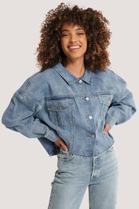 nakd_cropped_oversize_denim_jacket_1018-005274-0047_03a.jpg