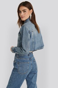 nakd_short_raw_hem_denim_jacket_1018-002288-0116_02b.jpg