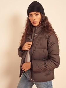 patagonia-brodeo-beanie-black-1.jpg