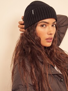 patagonia-brodeo-beanie-black-2.jpg